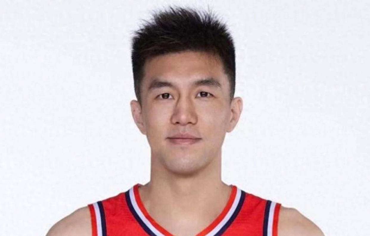 76人碾压福建队，郭艾伦点燃赛场