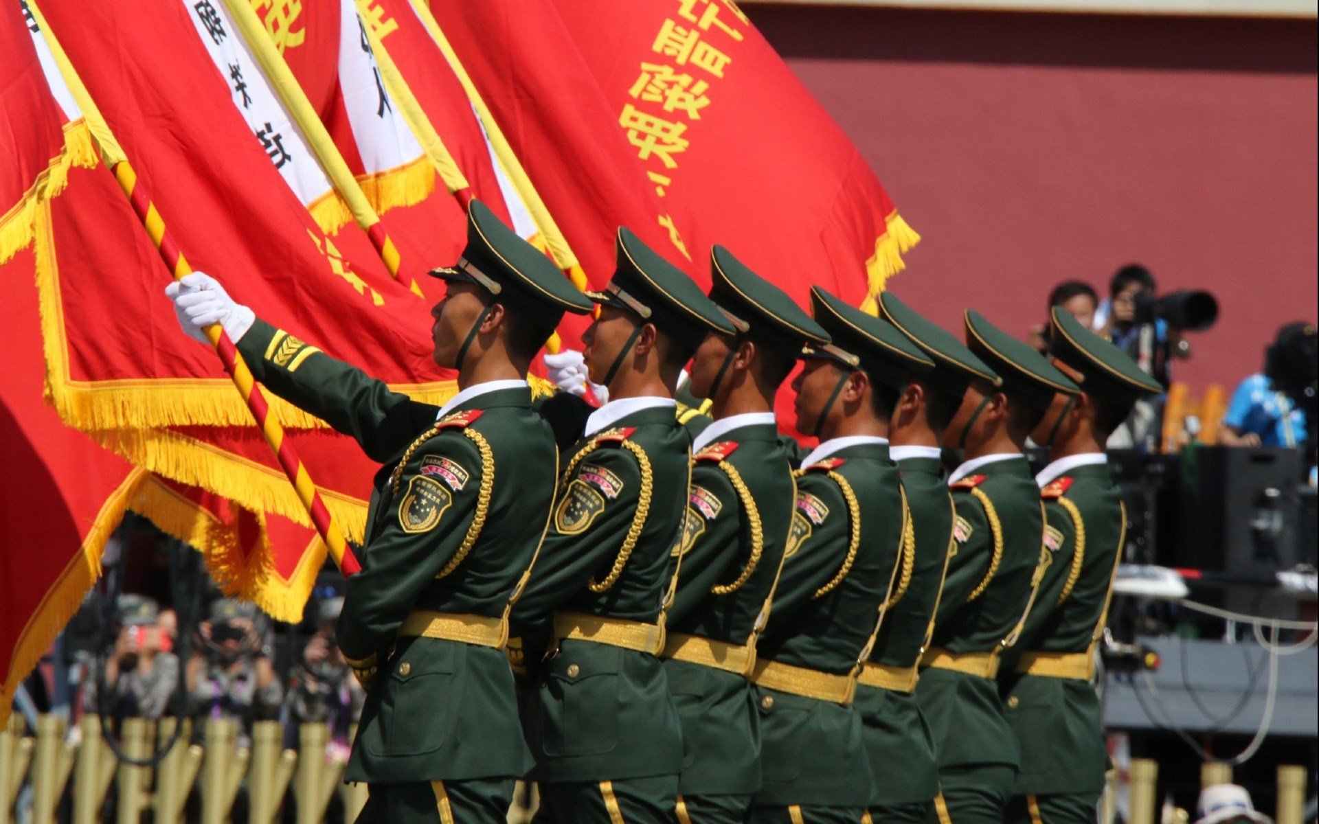 奥运周期关键战,老鹰炮火轰鸣,枪响芝加哥—德章泰·穆雷领衔火力网彻底压制公牛