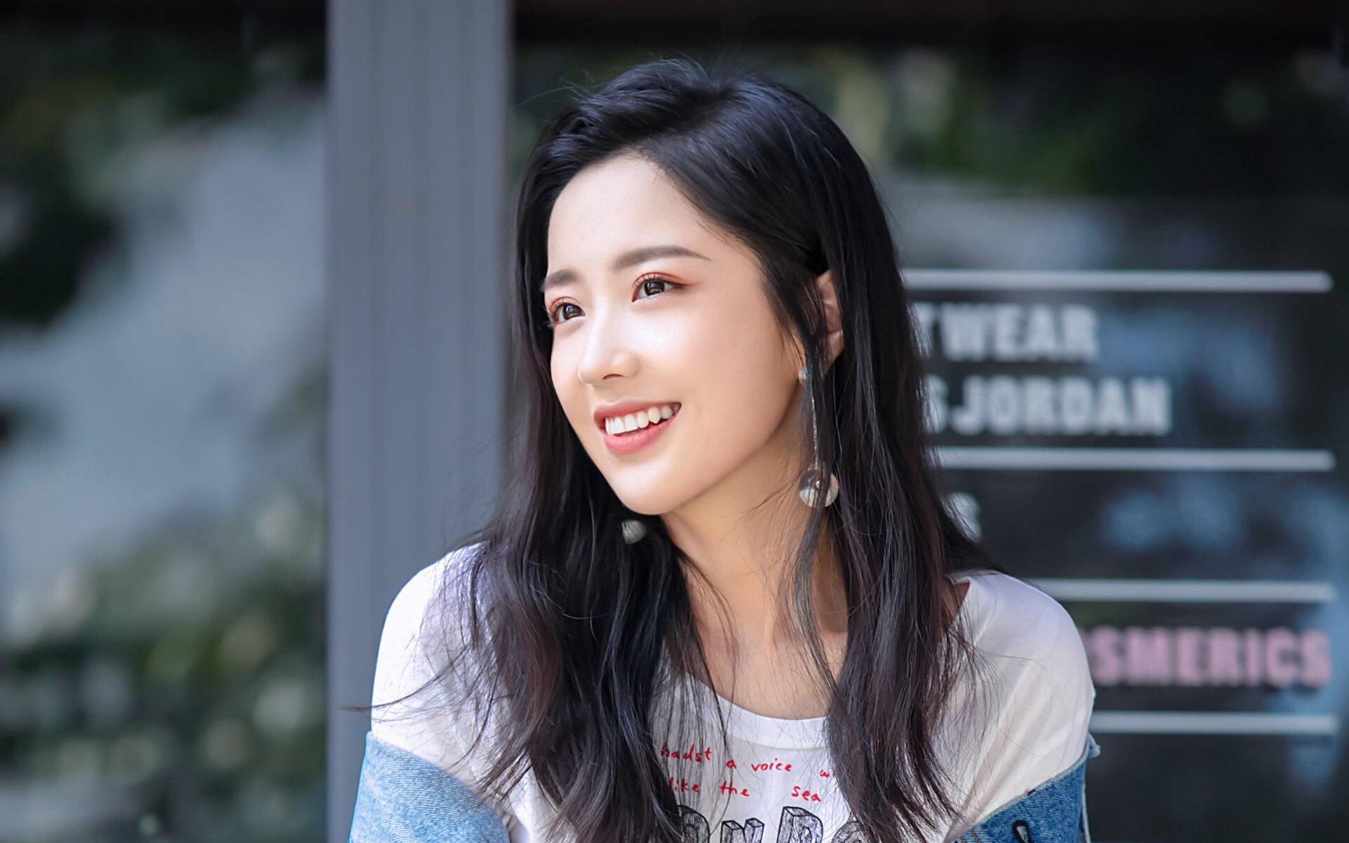 东决焦点战与法国狂胜哥伦比亚，体育之夜的激情与策略交响曲