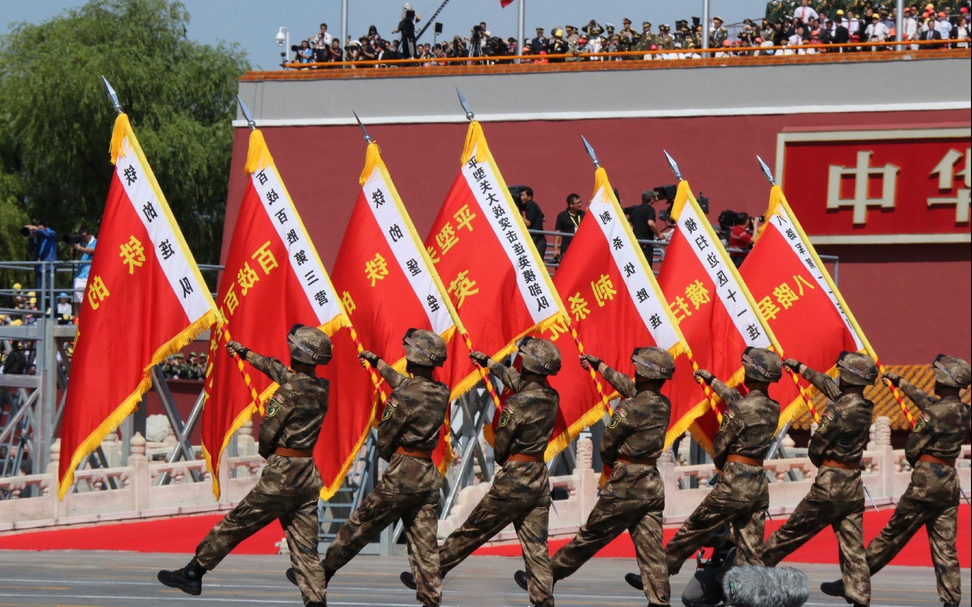 光与影的对决，当全程高能的阿拉巴，遇上逆转基因的芬兰队