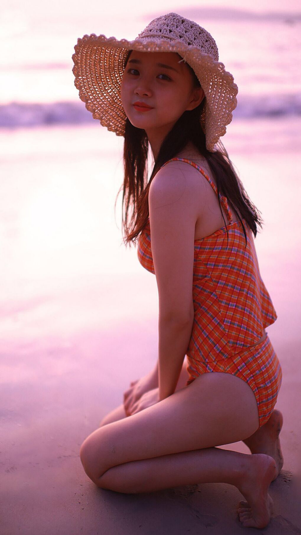 开云体育登录-引擎轰鸣与战术静默，F1街道赛之夜与伦纳德的持续杀伤