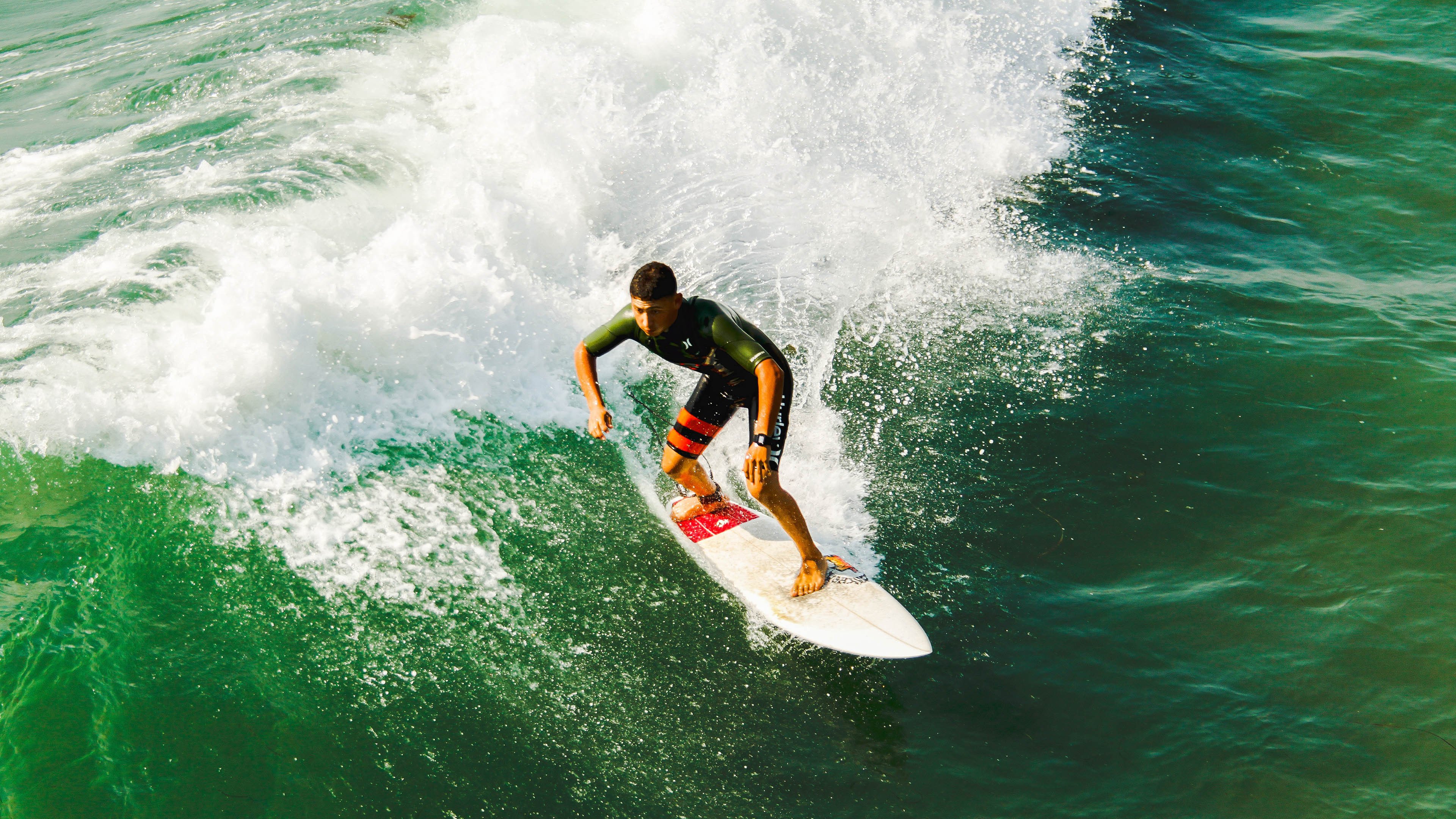 开云体育官网-太阳关键战突围奇才，西亚卡姆硬解难题的表现堪称现代前锋范本