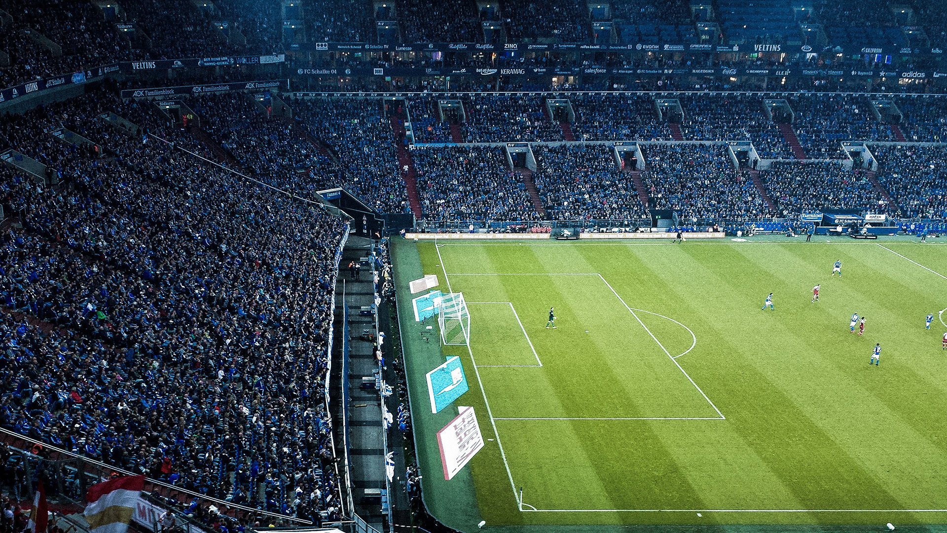 银黑与橙黄的火焰，伦纳德如何点燃赛场，湾区勇士速胜广东的夜晚