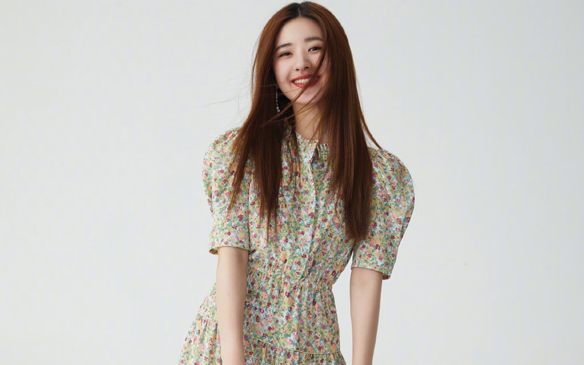 银黑与橙黄的火焰，伦纳德如何点燃赛场，湾区勇士速胜广东的夜晚