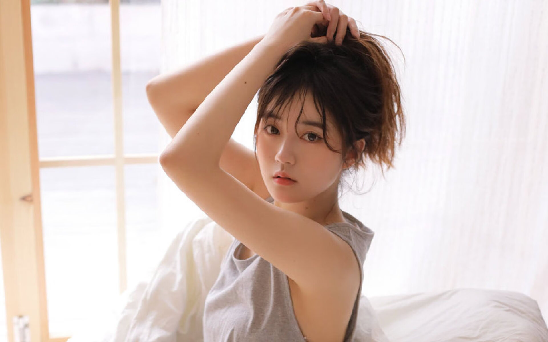首先，让我们扩展思维，构思一个能让读者眼前一亮的标题